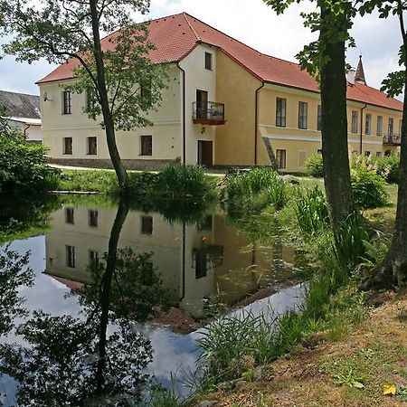 Zamek Jindrichovice Hotel Kolinec Exterior photo