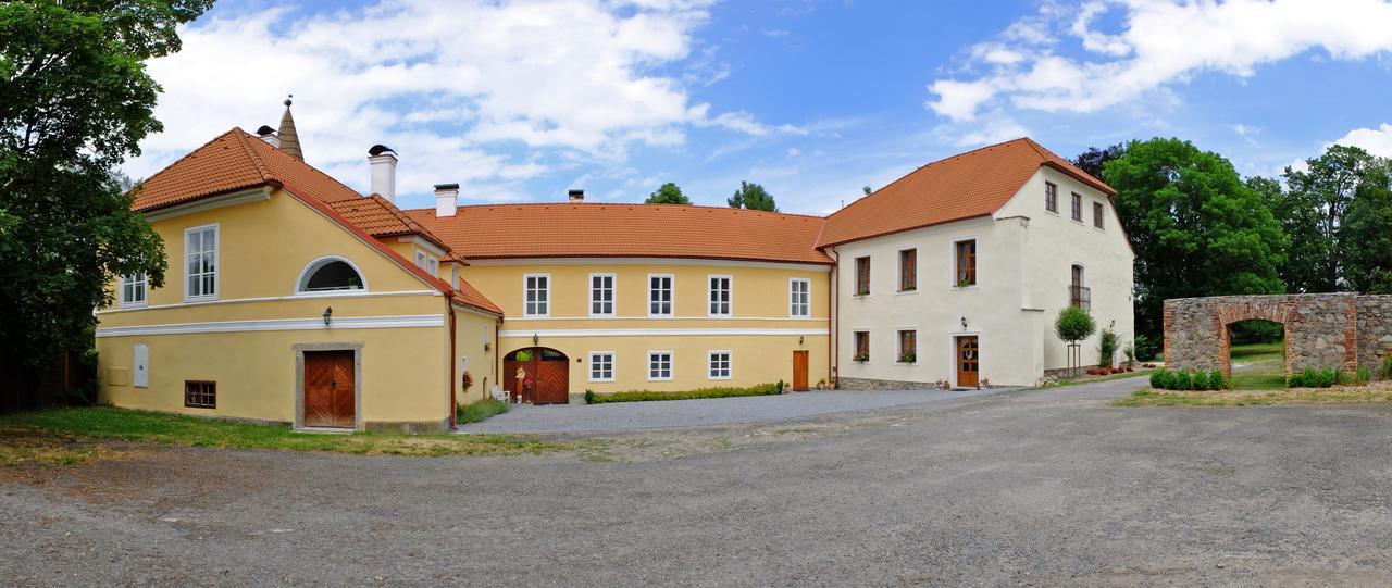 Zamek Jindrichovice Hotel Kolinec Exterior photo